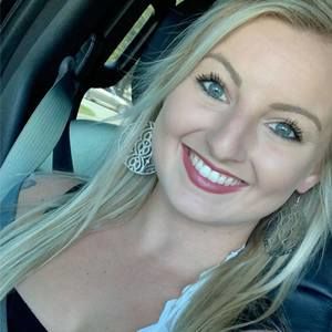 Meet your Posher, Caitlyn